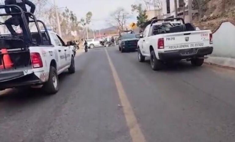 Balean camioneta de alcalde de Taxco, Guerrero; sale ileso